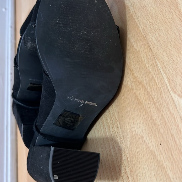 London Rebel | Open Toe Block Heel Ankle Booties - Picture 7 of 7